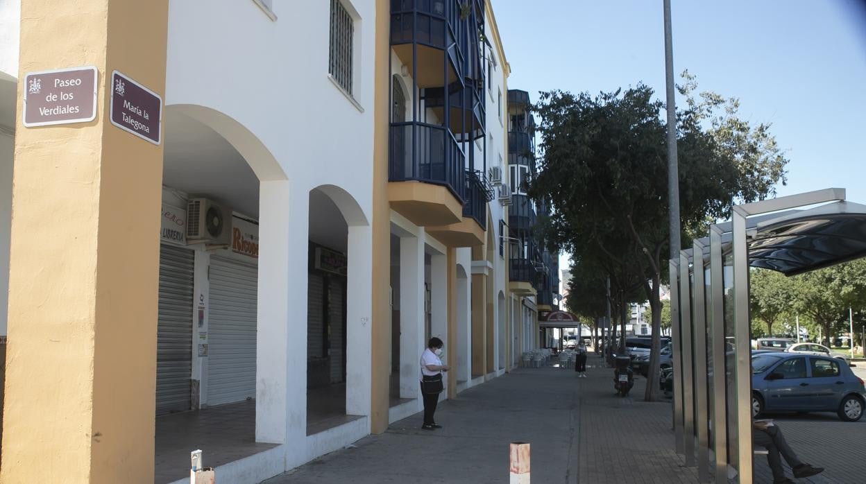 Calle María La Talegona, donde se ha registrado el suceso, en el barrio de Miralbaida en Córdoba