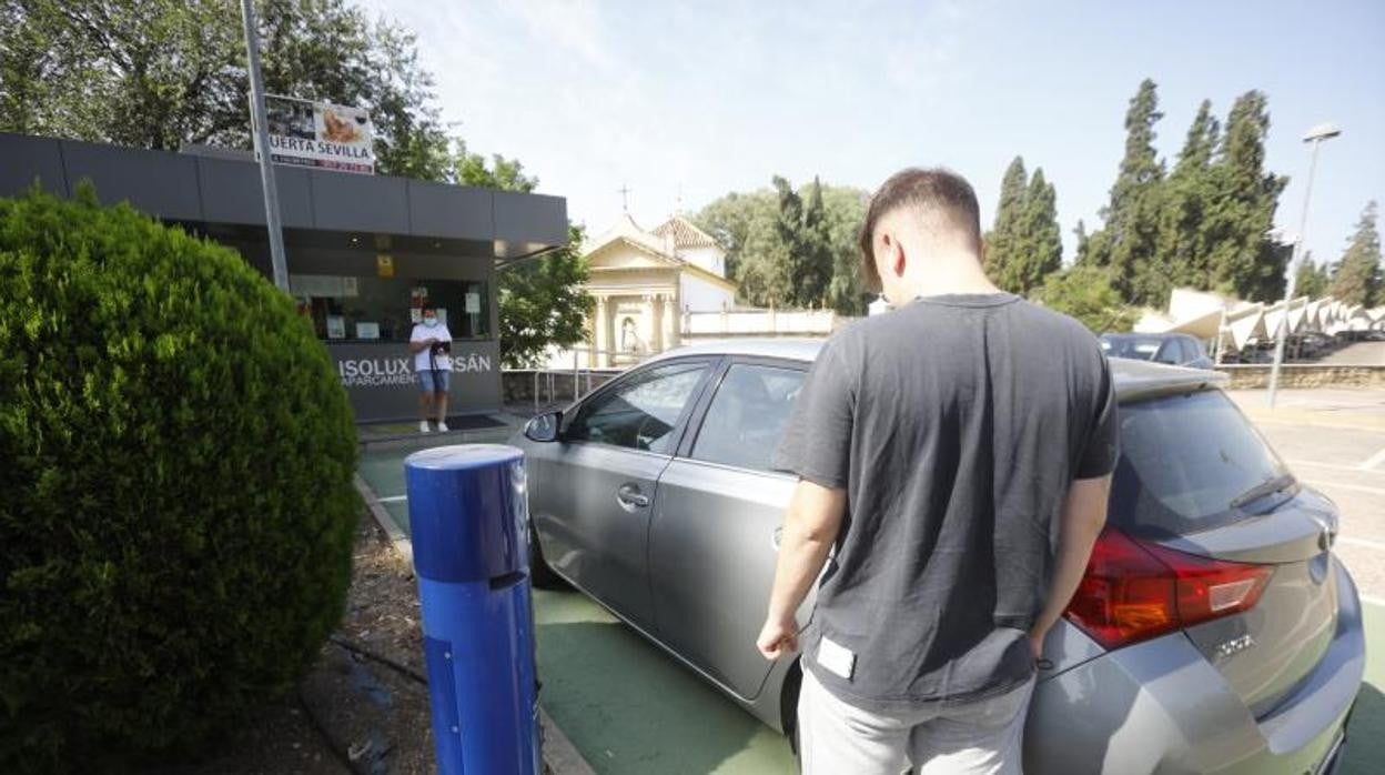 Punto de recarga público junto al Cementerio de la Salud