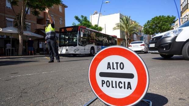 El Ayuntamiento de Almería no cobrará las 2.000 multas puestas durante el primer estado de alarma