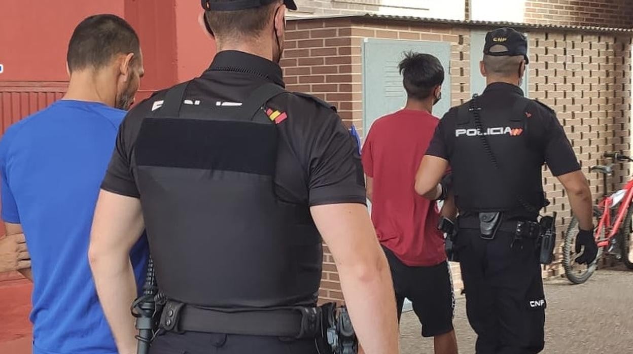 Los presuntos autores de los disparos son detenidos por la Policía Nacional en Almería.