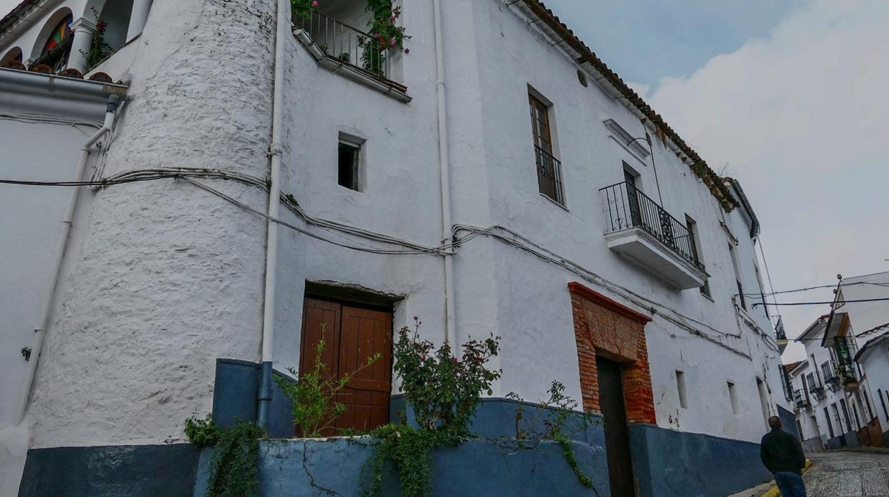 Calle de Fuenteheridos en la sierra de Huelva