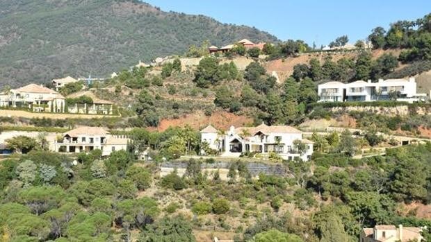 La Costa del Sol pierde el liderazgo de las calles más caras de España para comprar viviendas