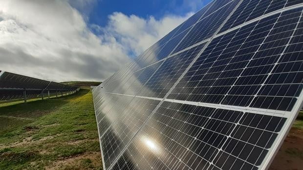 Endesa compra tres plantas solares por construir en Córdoba por 38,5 millones