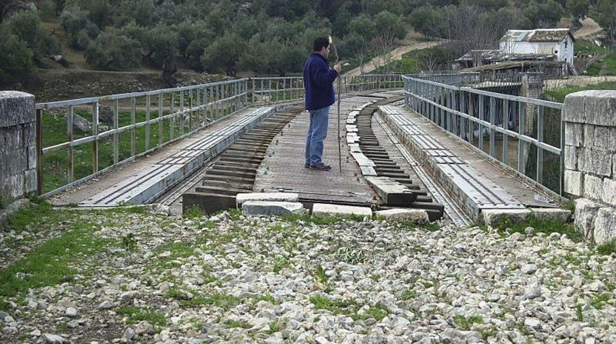 Via Verde del Aceite a su paso por Zuheros, en una imagen de archivo