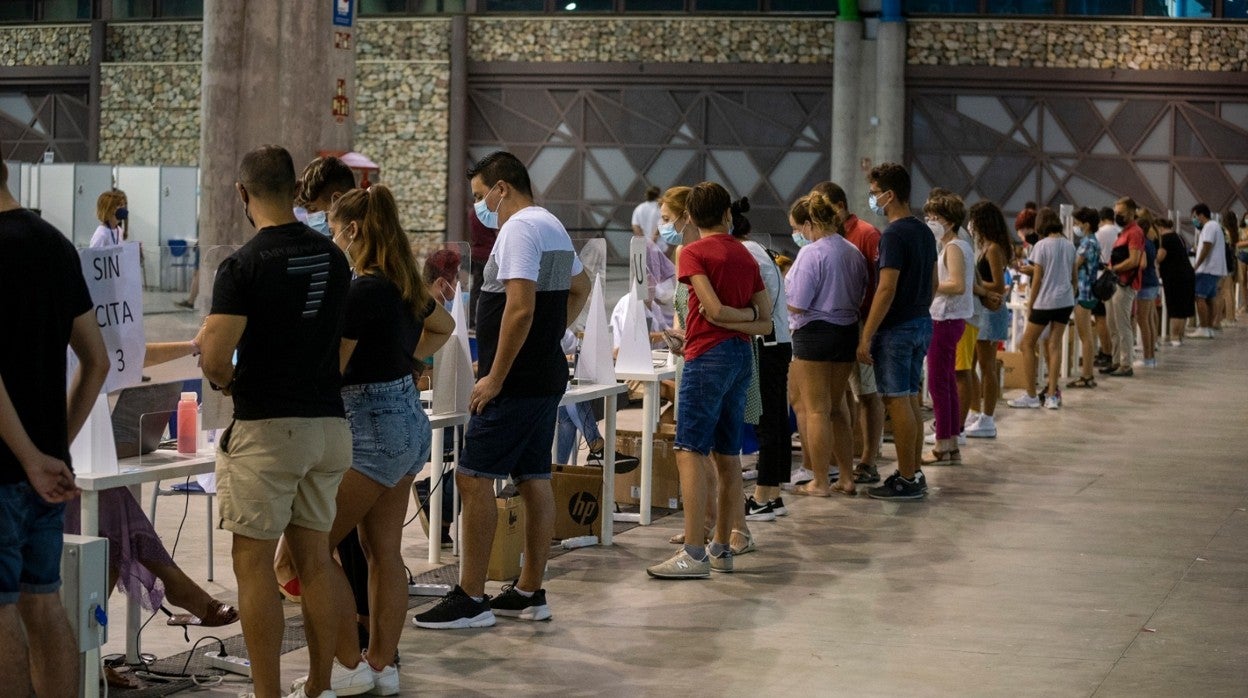 Vacunación en el Palacio de Ferias y Congresos de Málaga