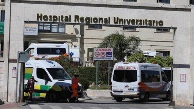 Los hospitalizados en Málaga bajan de 300 por primera vez desde julio y la incidencia cae 32 puntos tras el fin de semana