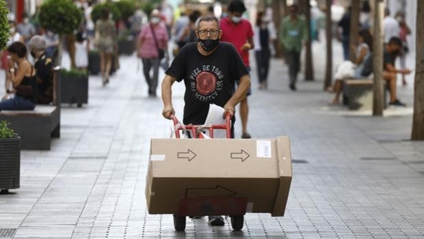 El sector servicios confirma su peso en Córdoba y sigue a la cabeza en contratos y en demanda de empleo