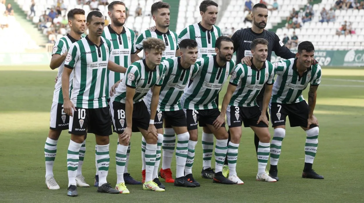 Alineación titular del Córdoba CF en el último partido ante el Cádiz B