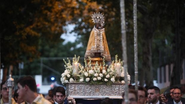 Sigue en directo el Vía Lucis con la Virgen de la Fuensanta en el Patio de los Naranjos de Córdoba