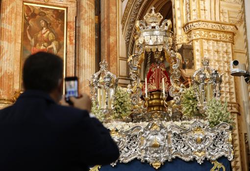 La Virgen de la Fuensanta, en su paso procesional