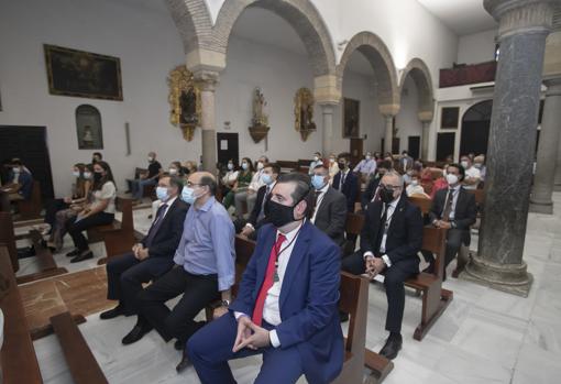 Asistentes a la presentación de la Cruz de la Vida