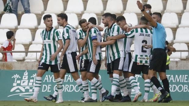 El Córdoba CF es líder global y De las Cuevas, Pichichi de Segunda RFEF