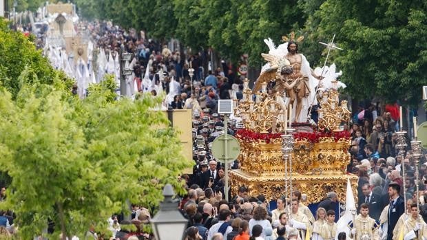 La Junta recomienda procesiones con asistentes vacunados y el «mínimo necesario» de costaleros con distancia