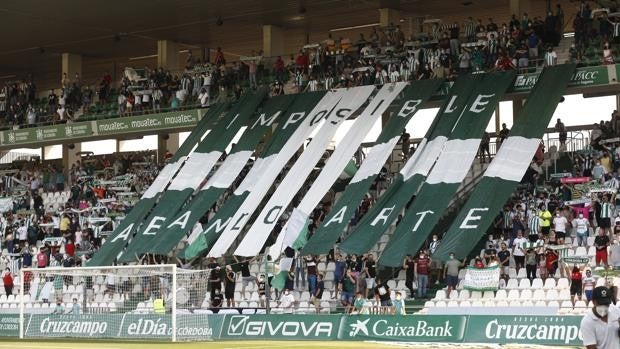 La Junta de Andalucía aprieta para que los aforos de los estadios y pabellones aumenten al 80% y al 60%