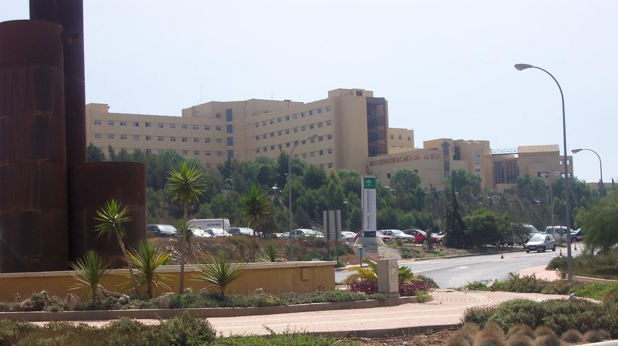 Hospital Torrecárdenas de Almería donde está hospitalizada la joven