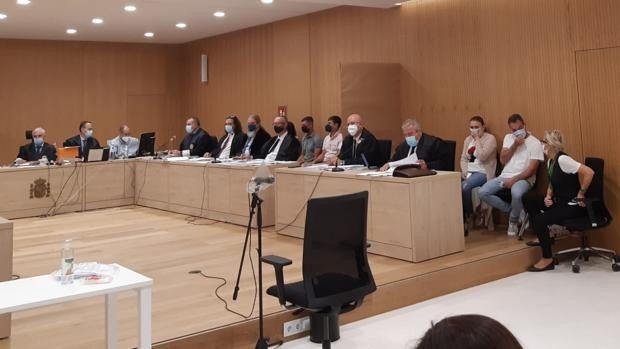 Crimen de Moreras en Córdoba | «Si no cojo el cuchillo del suelo y me defiendo, me hubiera matado a catanazos»