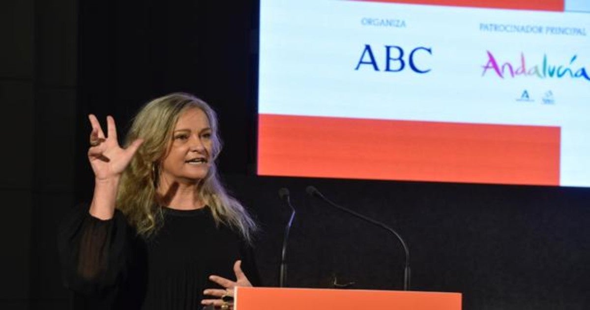 Eva Ballarín durante su conferencia este miércoles en Málaga