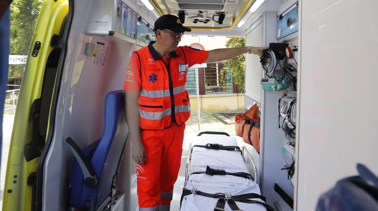 Interior de una ambulancia del 061