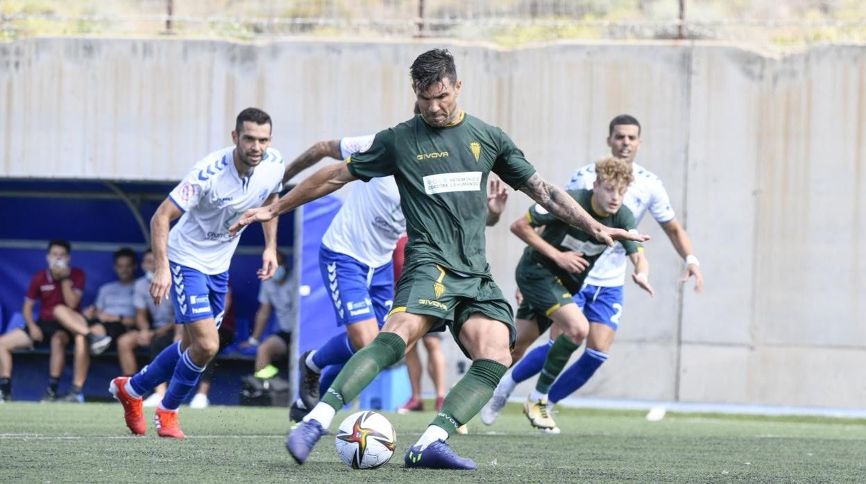 Willy marca el gol del 0-1 provisional del Córdoba CF ante el Tamaraceite