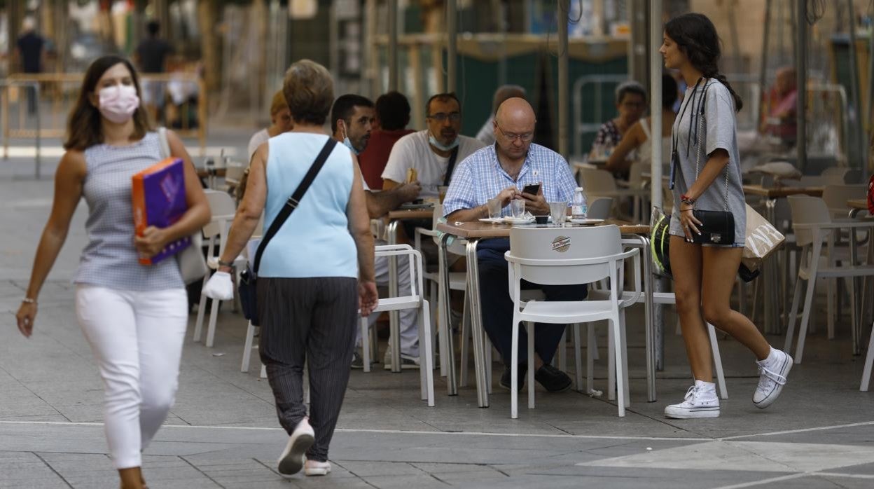 Ambiente en las calles de Córdoba al final del verano