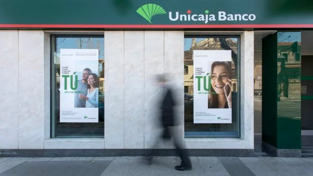ERE en Unicaja Banco: la entidad plantea el ajuste de más de 1.500 empleos y el cierre de 395 oficinas