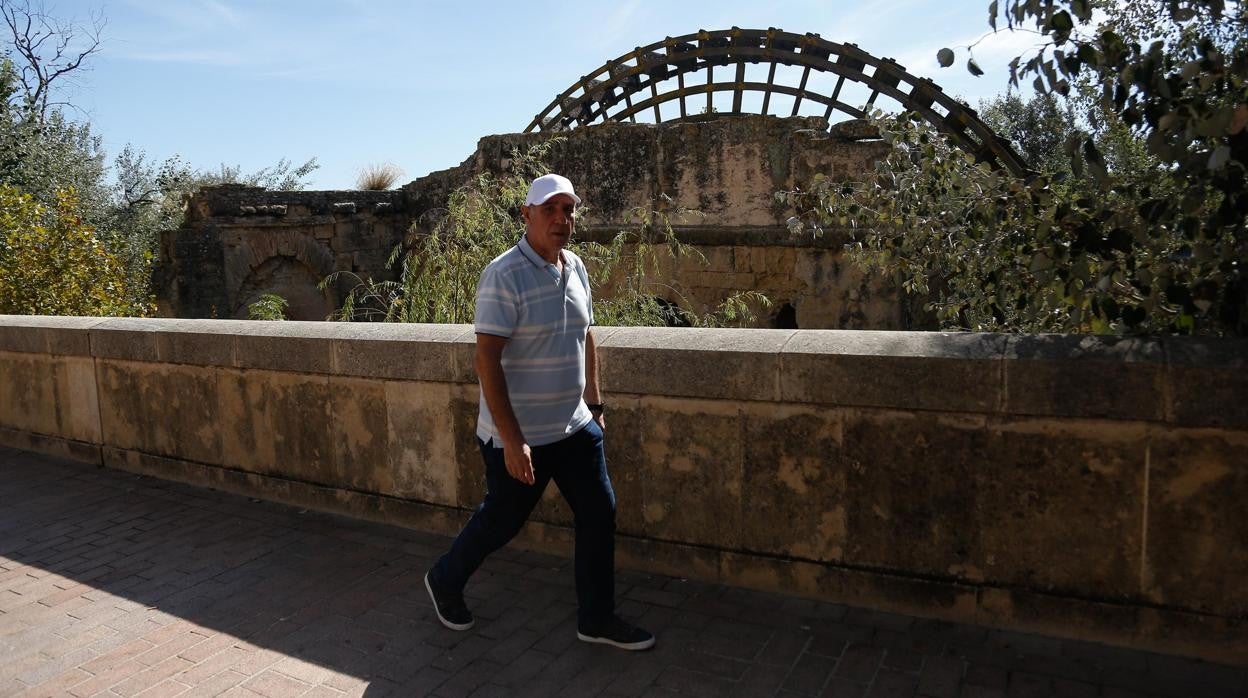 Noria de la Albolafia junto al Guadalquivir a su paso por Córdoba