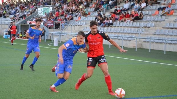 El Salerm Puente Genil respira ante el Cartaya y el Lucena confirma su recuperación ante el Cabecense