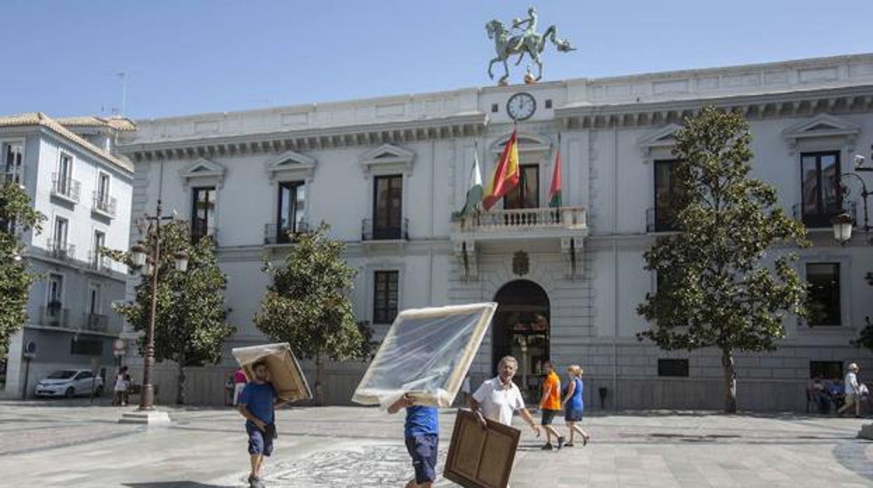 Imagen de la Plaza del Carmen, donde se encuentra el Ayuntamiento de Granada