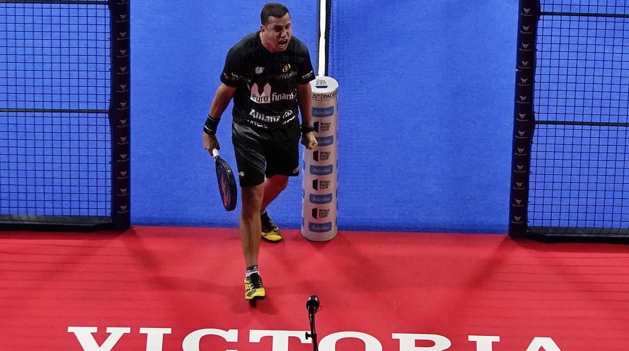 El sevillano Paquito Navarro celebra la clasificación para las semifinales