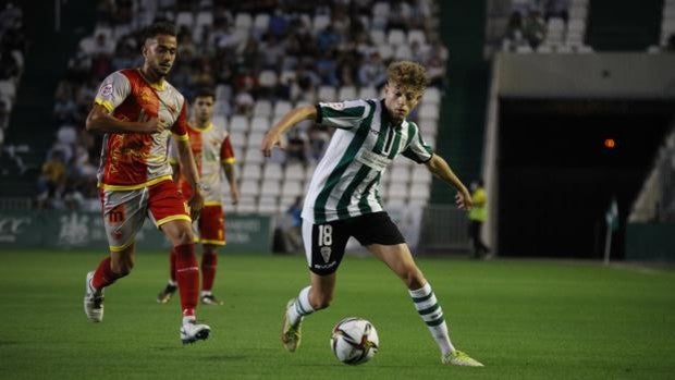 El Córdoba CF sigue la racha ante el Antequera (2-0)