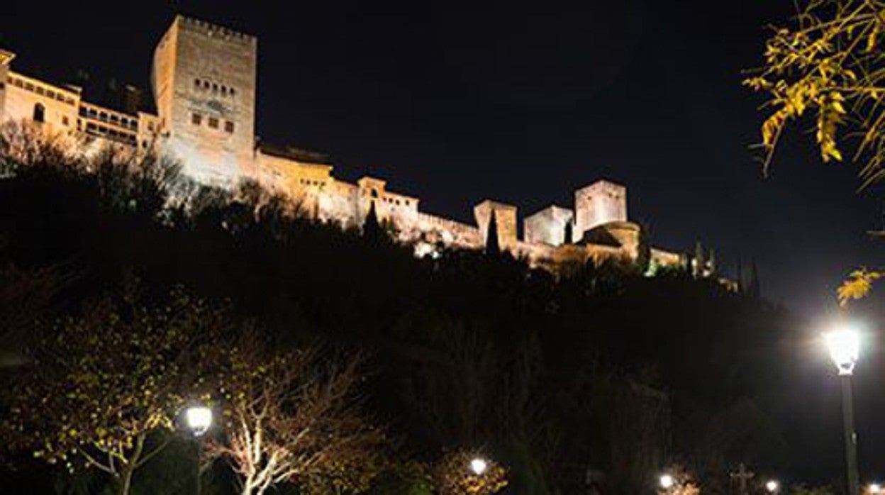 Paseo de los Tristes en Granada, antiguo camino al cementerio de la ciudad