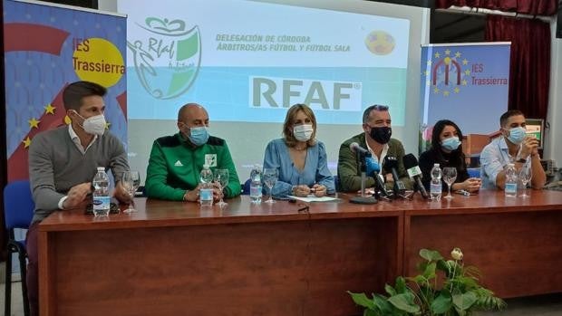 La delegación de Córdoba abre una campaña para captar árbitros de fútbol y fútbol sala en institutos