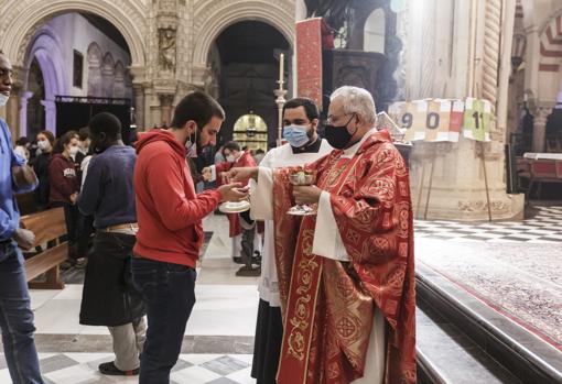 Unos 600 jóvenes peregrinos de Córdoba vuelven al monasterio de Guadalupe