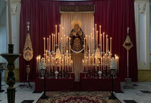 Altar de cultos a María Santísima de la Caridad, el lunes en San Andrés