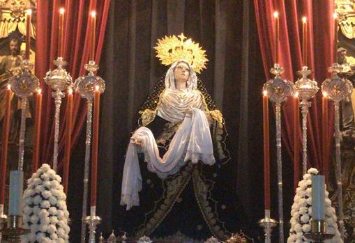 María Santísima del Refugio, en su altar