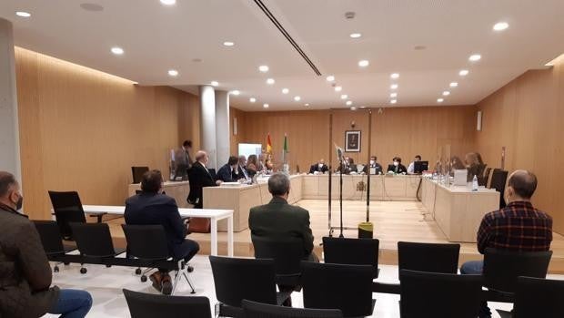 La Audiencia de Córdoba absuelve a los acusados de fraude millonario del alcohol al no distinguir lo falso de lo real