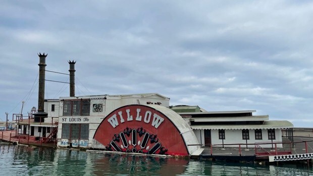 El dueño del histórico barco del Misisipi 'Willow' reclama 13,6 millones a Benalmádena