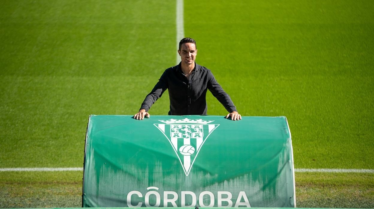 El centrocampista del Córdoba CF Toni Arranz, ayer, en la entrevista con ABC