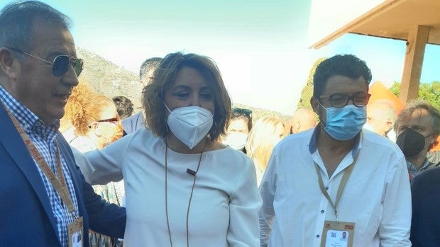 Susana Díaz quita importancia al 'borrado' de su etapa al frente del PSOE andaluz: «Vengo a ayudar»