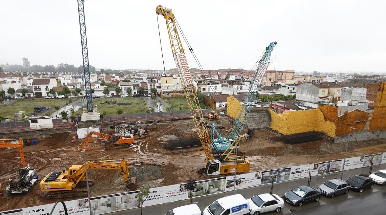 Imagen esta primavera de la construcción de una promoción de Neinor en avenida Almogávares