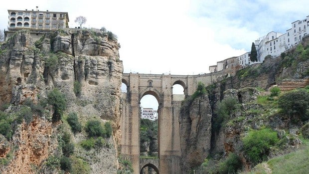 Muere una mujer mientras practicaba escalada en el Tajo de Ronda