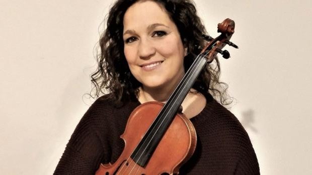 Una violinista con discapacidad auditiva de La Carlota  actuará en el Liceo de Barcelona en una gala inclusiva