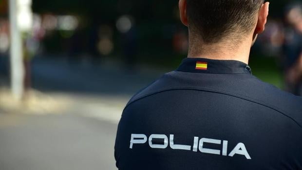 La Policía le pilla traficando con cocaína en Almería tras ir a su casa por una discusión doméstica