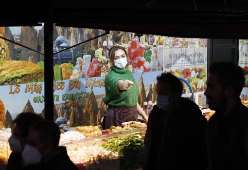 Mercado navideño Córdoba | El Mercado de las Tendillas echa a andar con 47 puestos hasta el 22 de diciembre