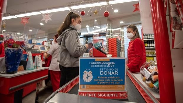 Gran Recogida de Alimentos en Córdoba | Donaciones 'online' en los súper para una solidaridad muy física