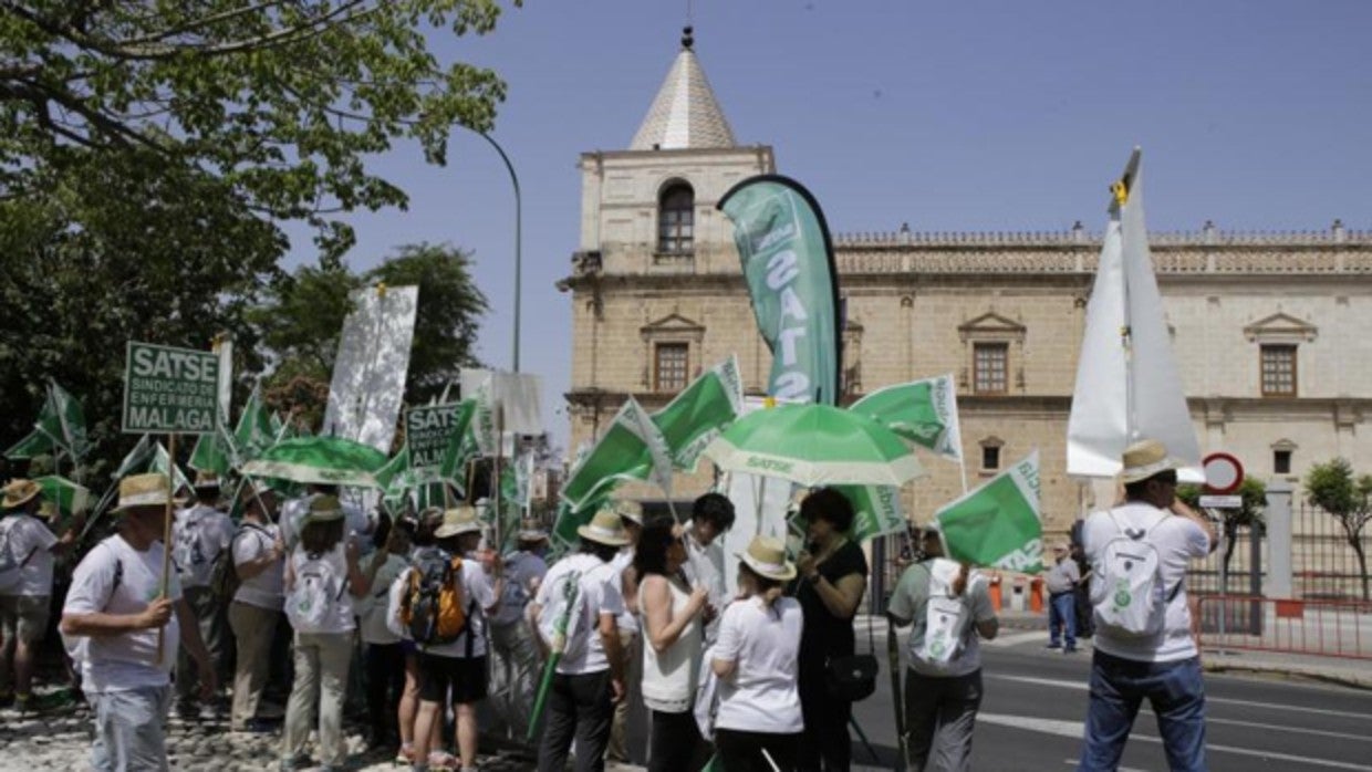 Manifestaci´çond e Satse ante el Parlamento andaluz en 2016