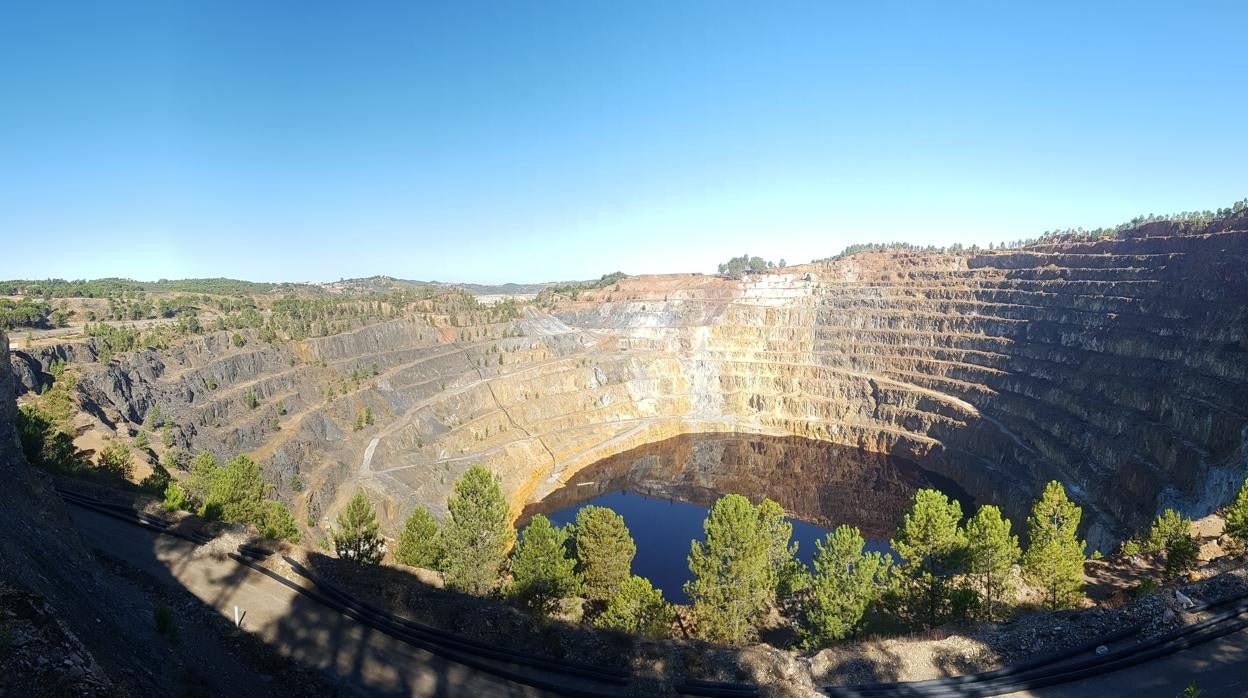 Vista de la Corta Atalaya, en Riotinto