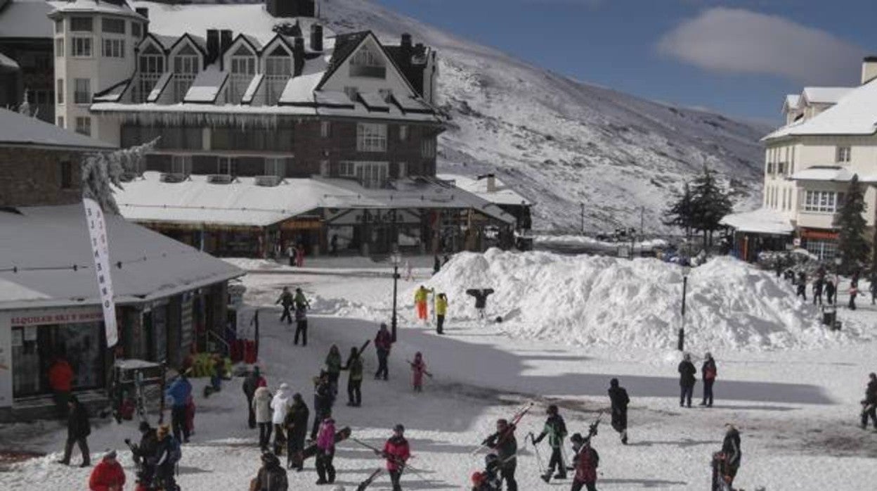 La Diputación de Granada accede crear un retén de bomberos en Sierra Nevada