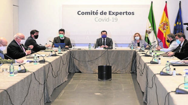 Andalucía convoca esta semana a los comités territoriales Covid y descarta «restricciones severas en Navidad»
