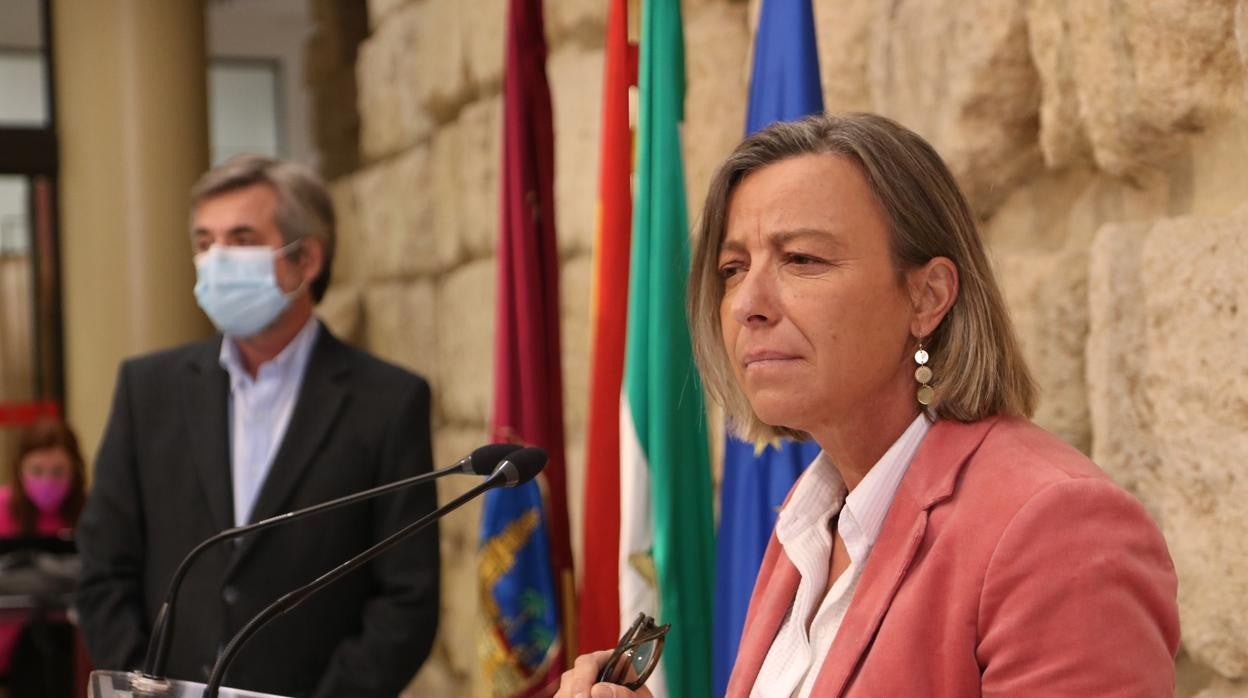 Isabel Albás, líder de Ciudadanos en el Ayuntamiento de Córdoba, en su comparecencia de este lunes